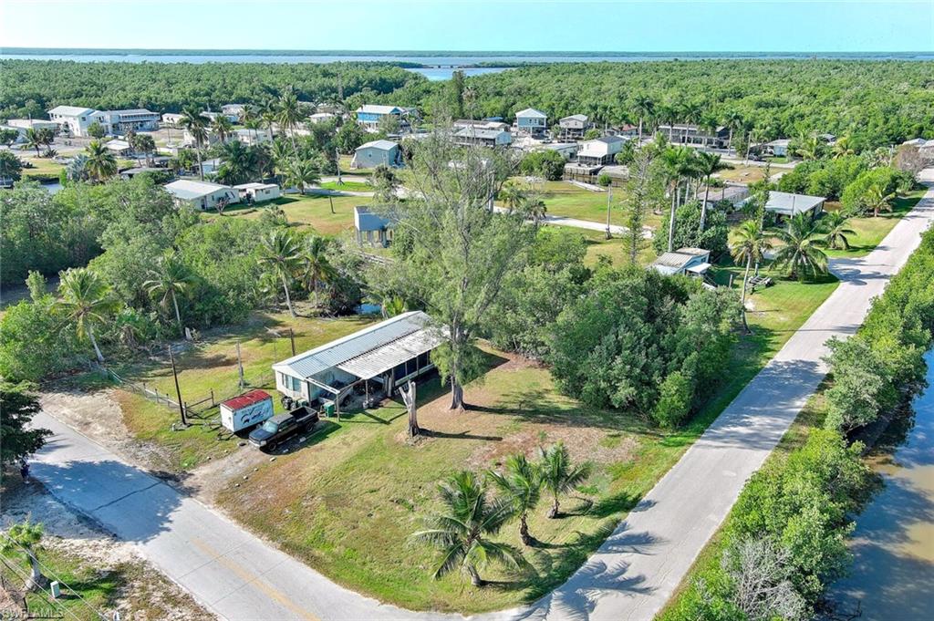 PLANTATION ISLAND - Land