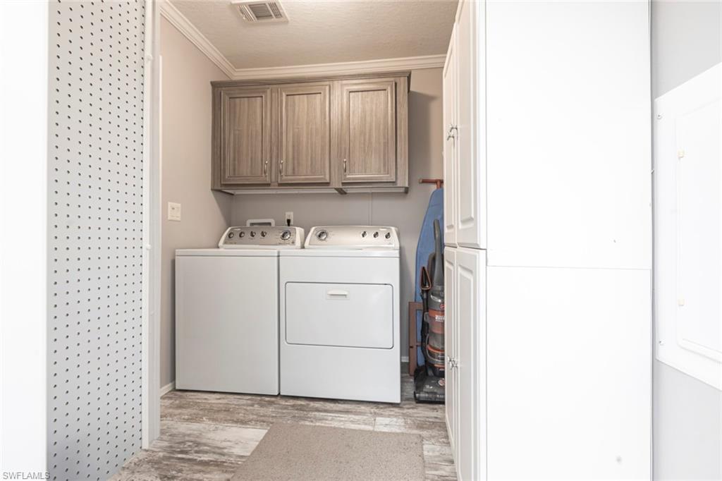 PELICAN POINTE - Residential