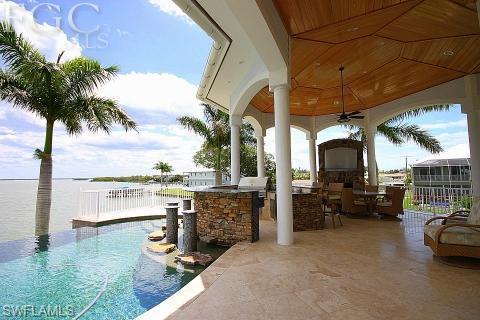 HOLIDAY HEIGHTS - Residential