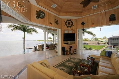 HOLIDAY HEIGHTS - Residential