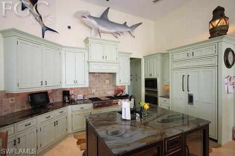 HOLIDAY HEIGHTS - Residential