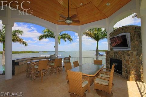 HOLIDAY HEIGHTS - Residential