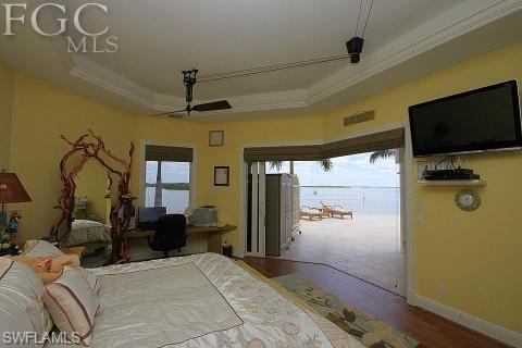 HOLIDAY HEIGHTS - Residential