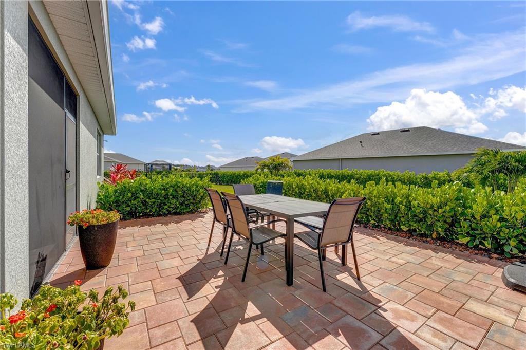 CORAL BAY - Residential