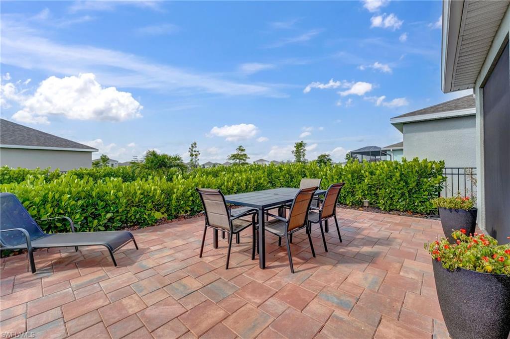 CORAL BAY - Residential