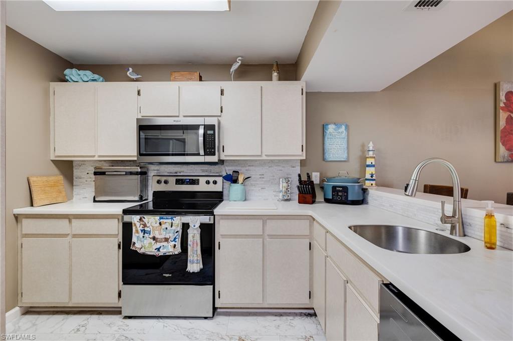 SUMMERLIN WOODS - Residential