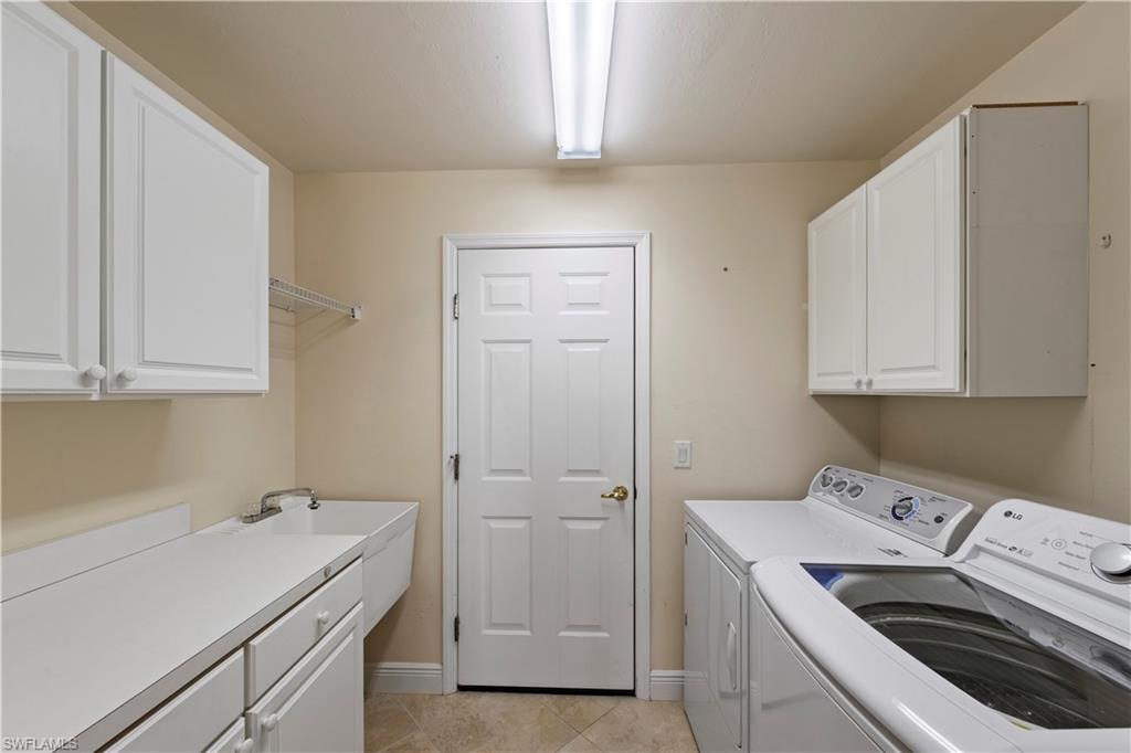 SABAL POINTE - Residential