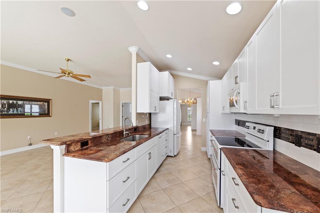 SABAL POINTE - Residential