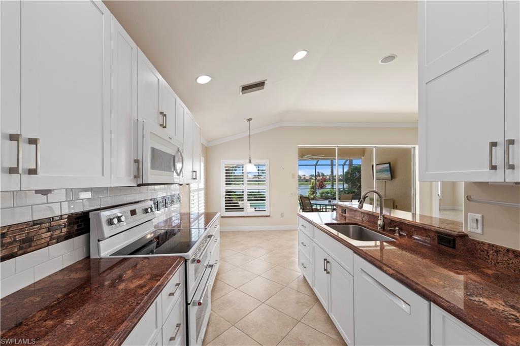 SABAL POINTE - Residential