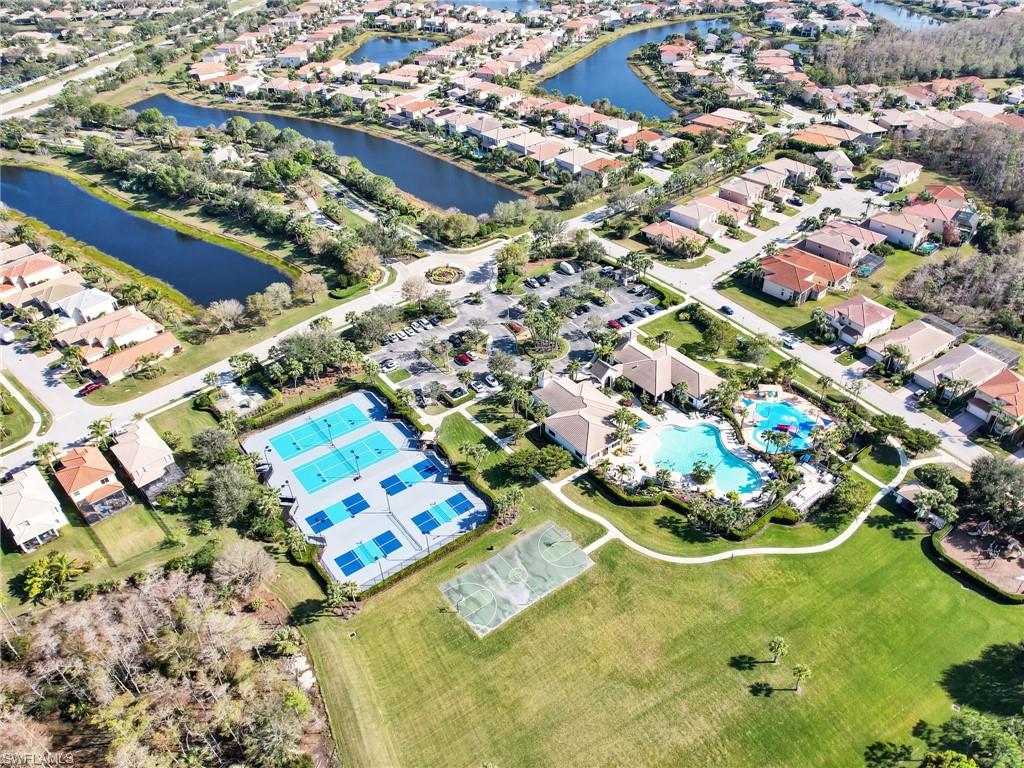 MAJESTIC POINTE - Residential