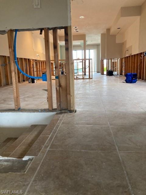 VILLAS OF PARK SHORE - Residential