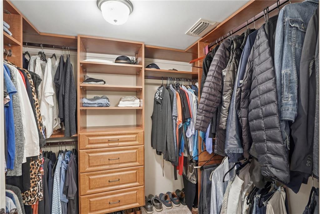 ST KITTS - Residential