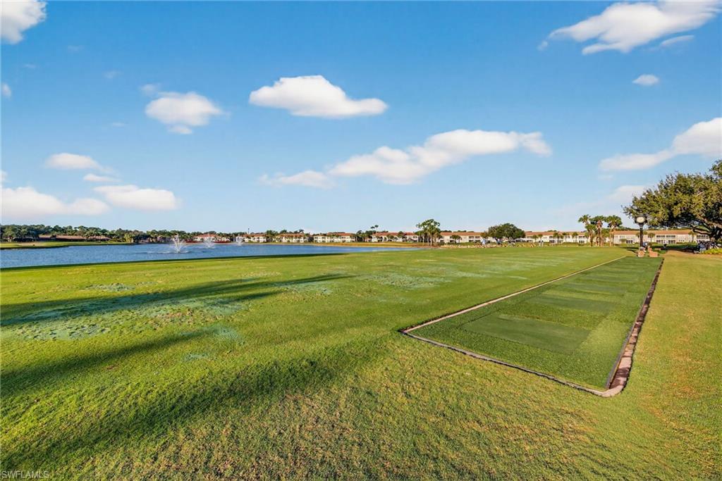AUTUMN LAKE - Residential