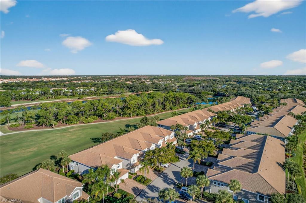 AUTUMN LAKE - Residential