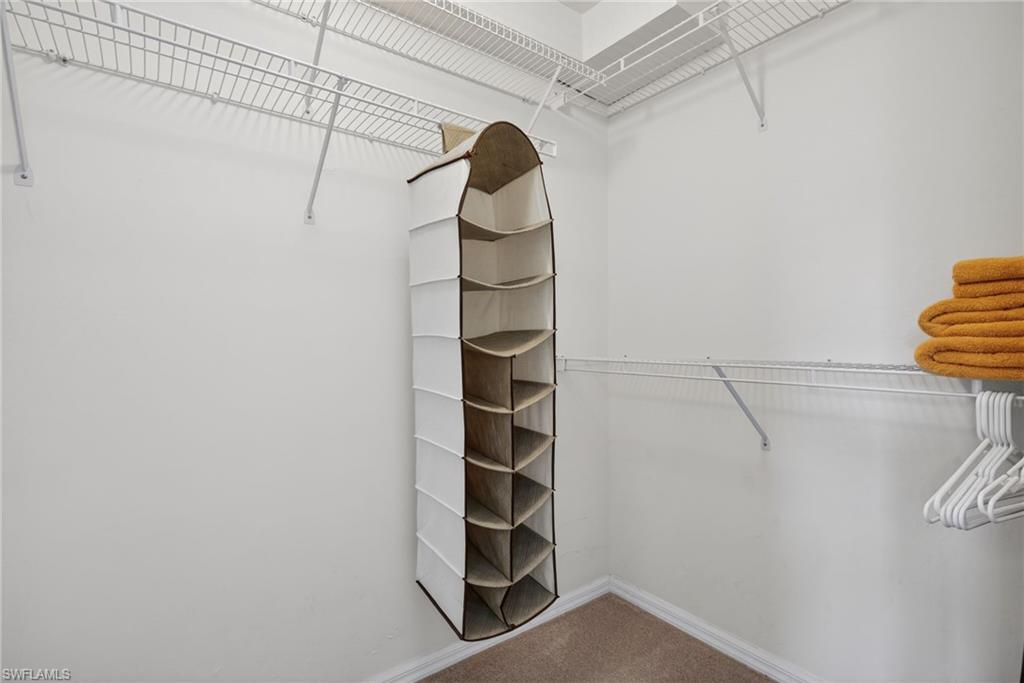 AUTUMN LAKE - Residential