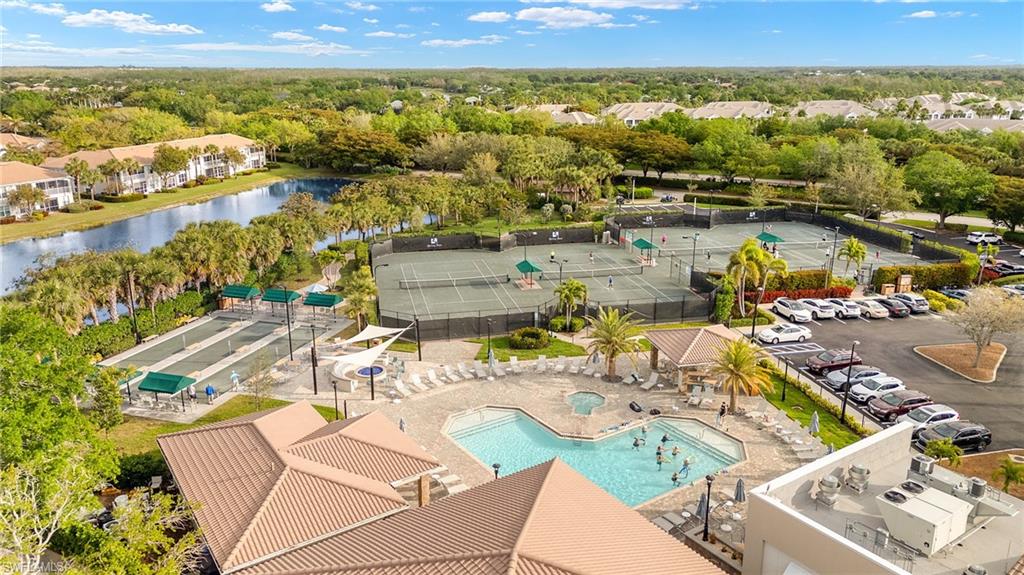 AUTUMN LAKE - Residential
