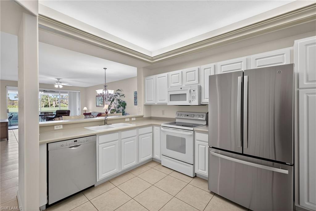 AUTUMN LAKE - Residential