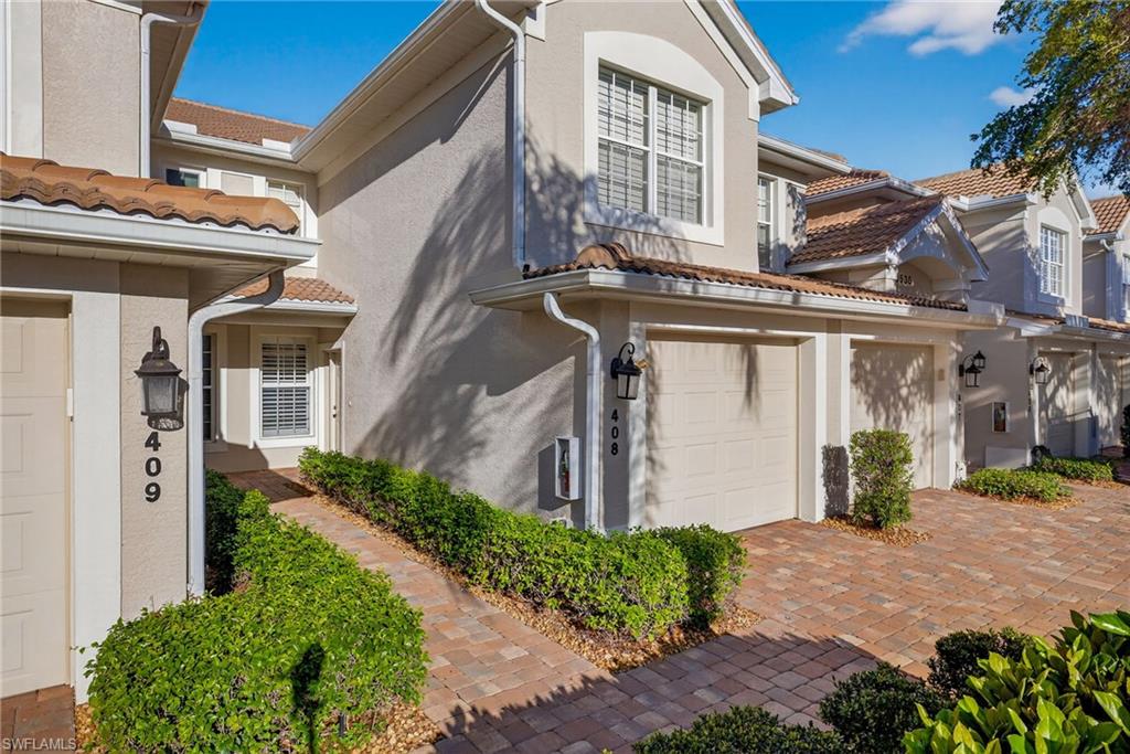 AUTUMN LAKE - Residential