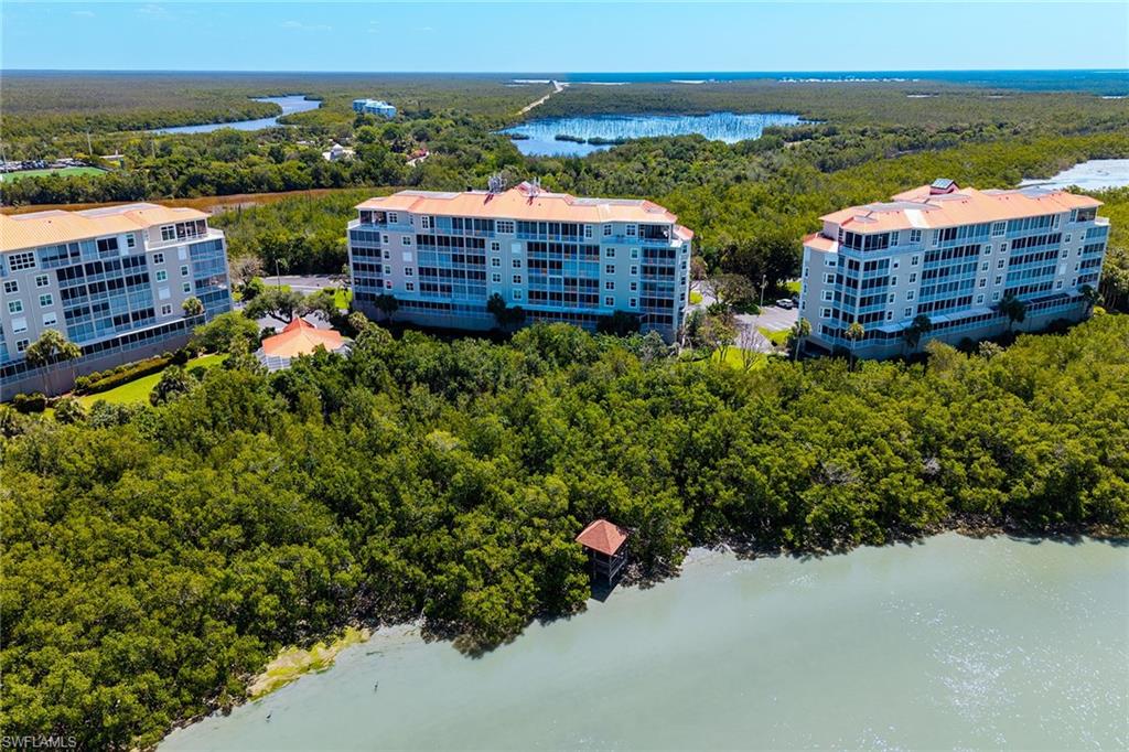 VINTAGE BAY - Residential