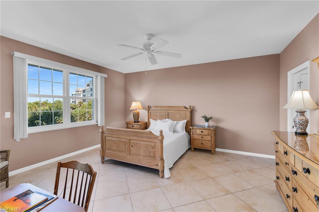 VINTAGE BAY - Residential