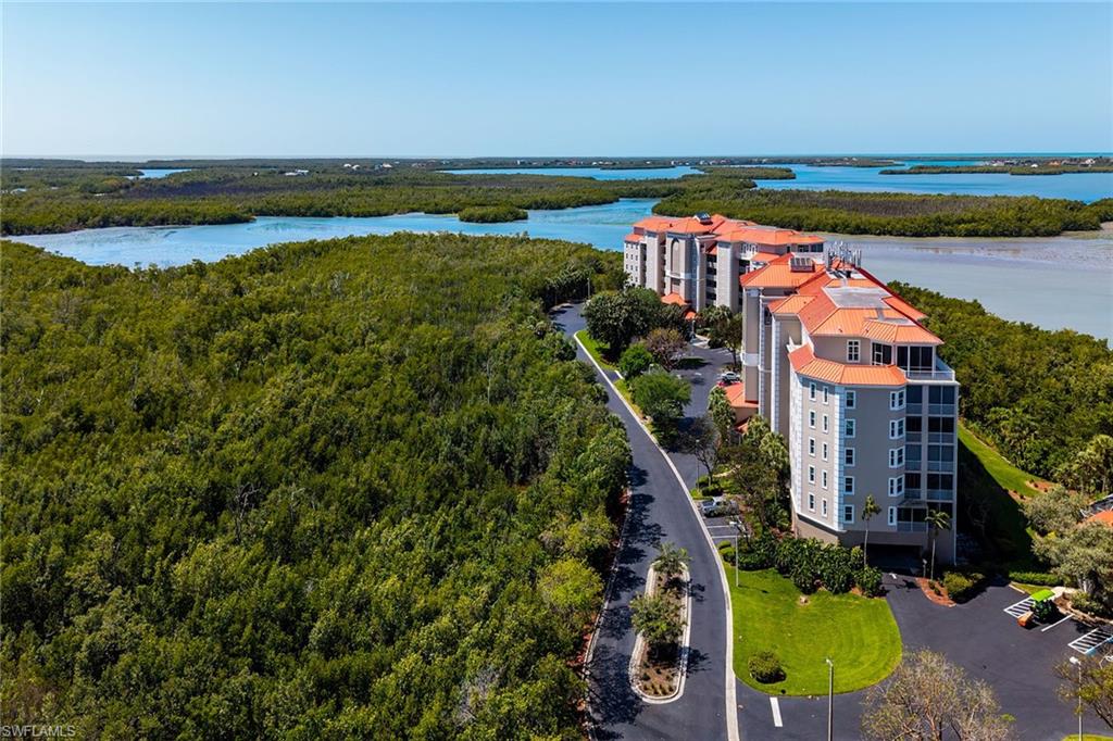 VINTAGE BAY - Residential