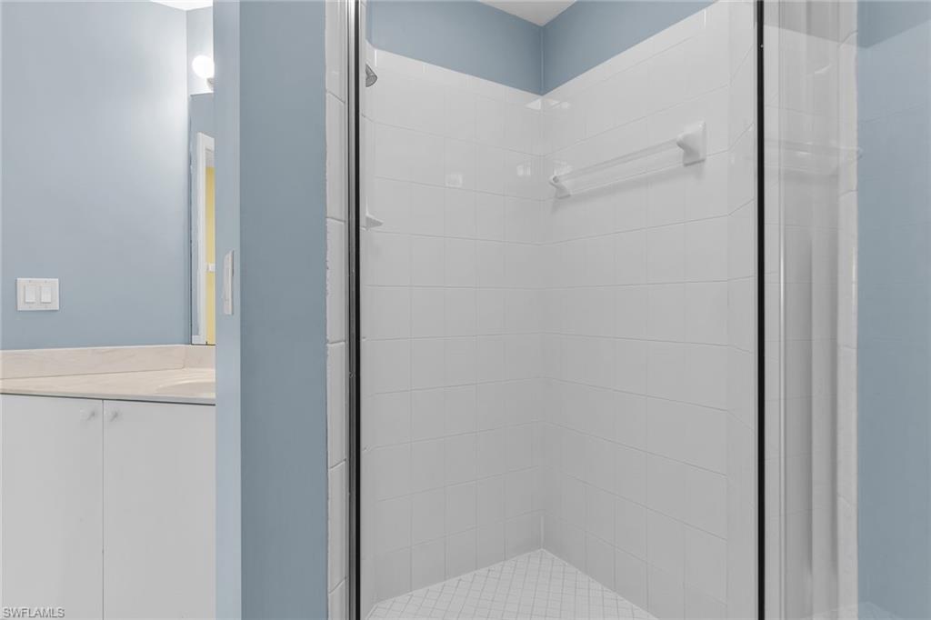 VINTAGE BAY - Residential