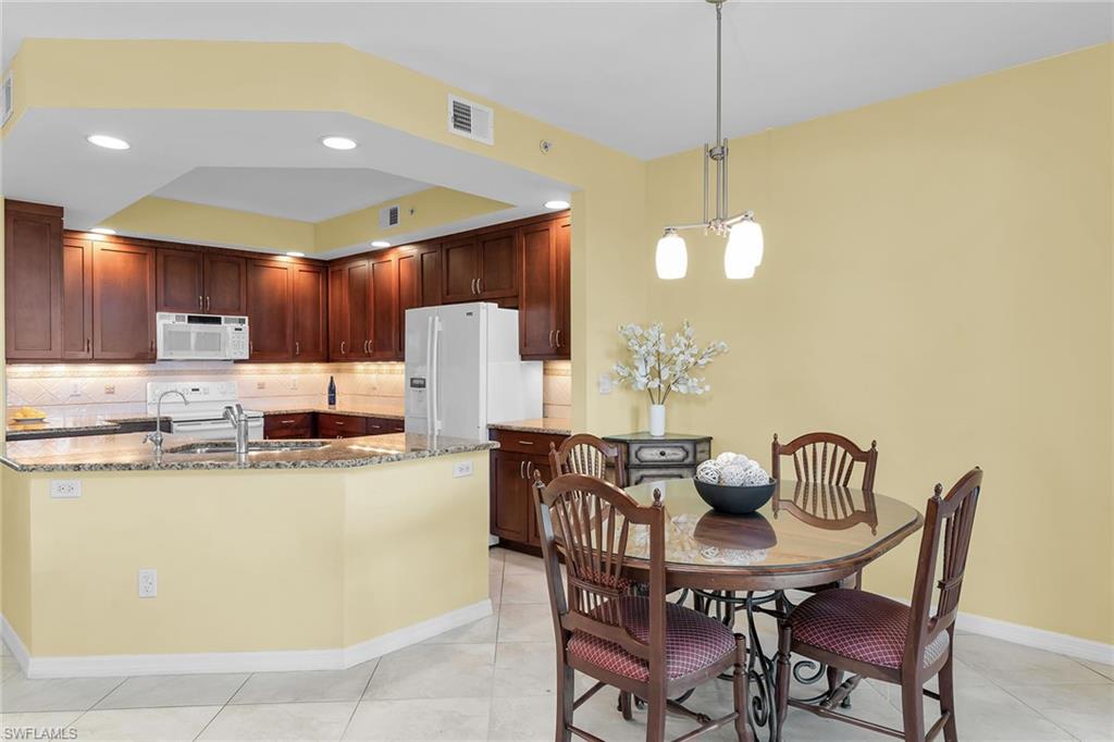 VINTAGE BAY - Residential