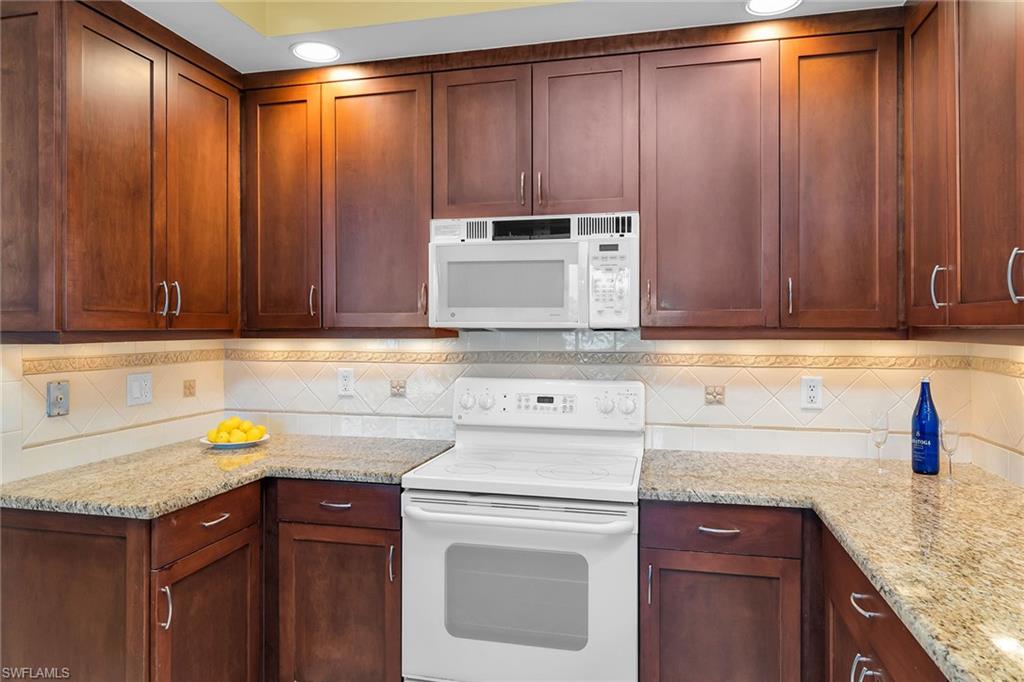 VINTAGE BAY - Residential