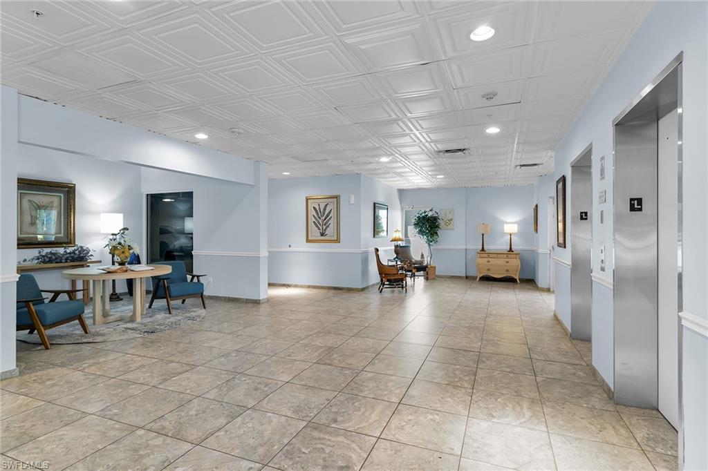 VINTAGE BAY - Residential