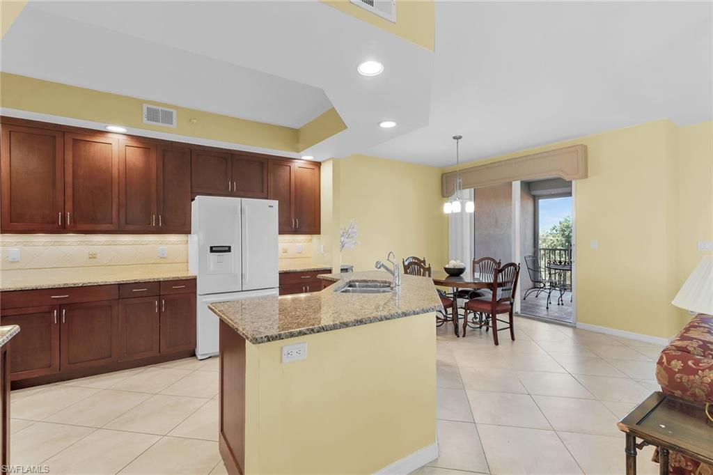 VINTAGE BAY - Residential