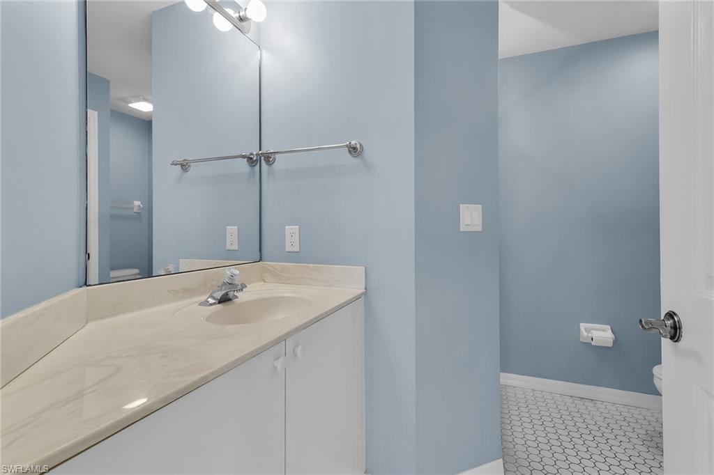 VINTAGE BAY - Residential