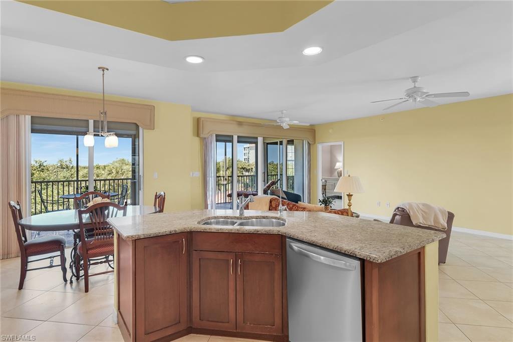 VINTAGE BAY - Residential