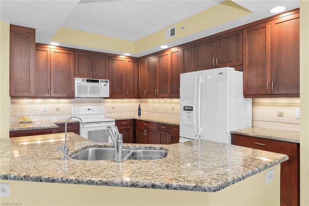 VINTAGE BAY - Residential