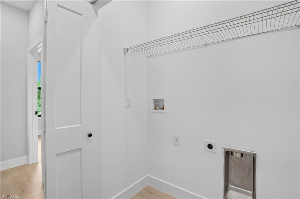 TWIN LAKE ESTATES - Residential