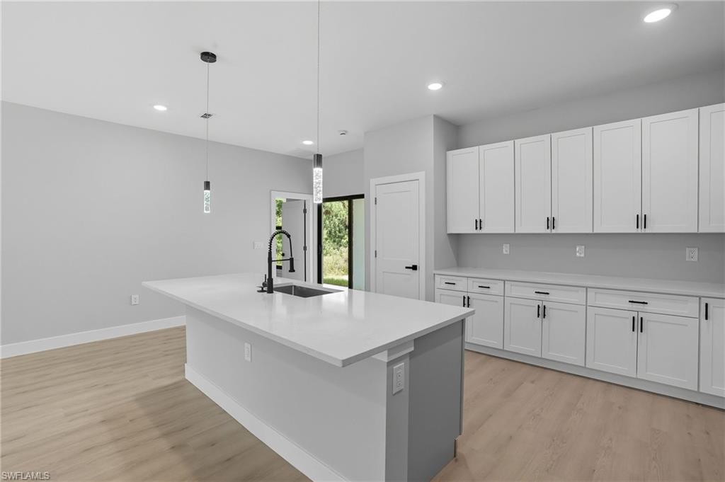 TWIN LAKE ESTATES - Residential