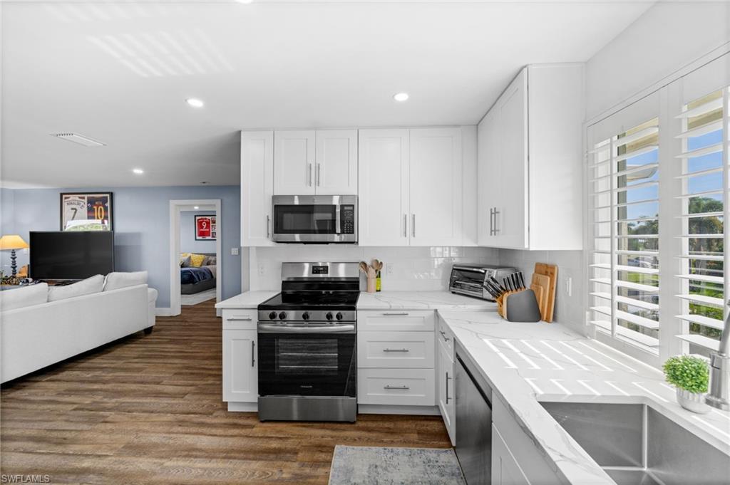 GLADES COUNTRY CLUB - Residential