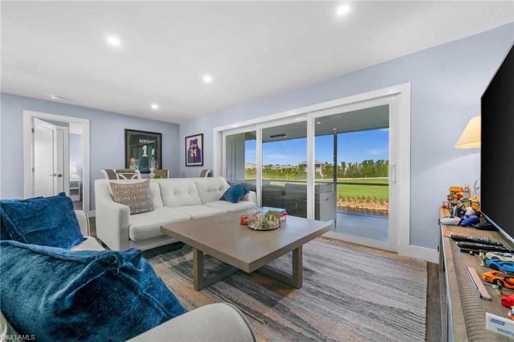 GLADES COUNTRY CLUB - Residential