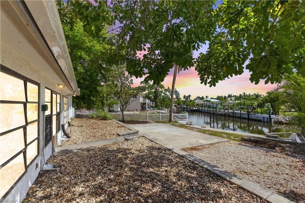 3461 Lakeview DR