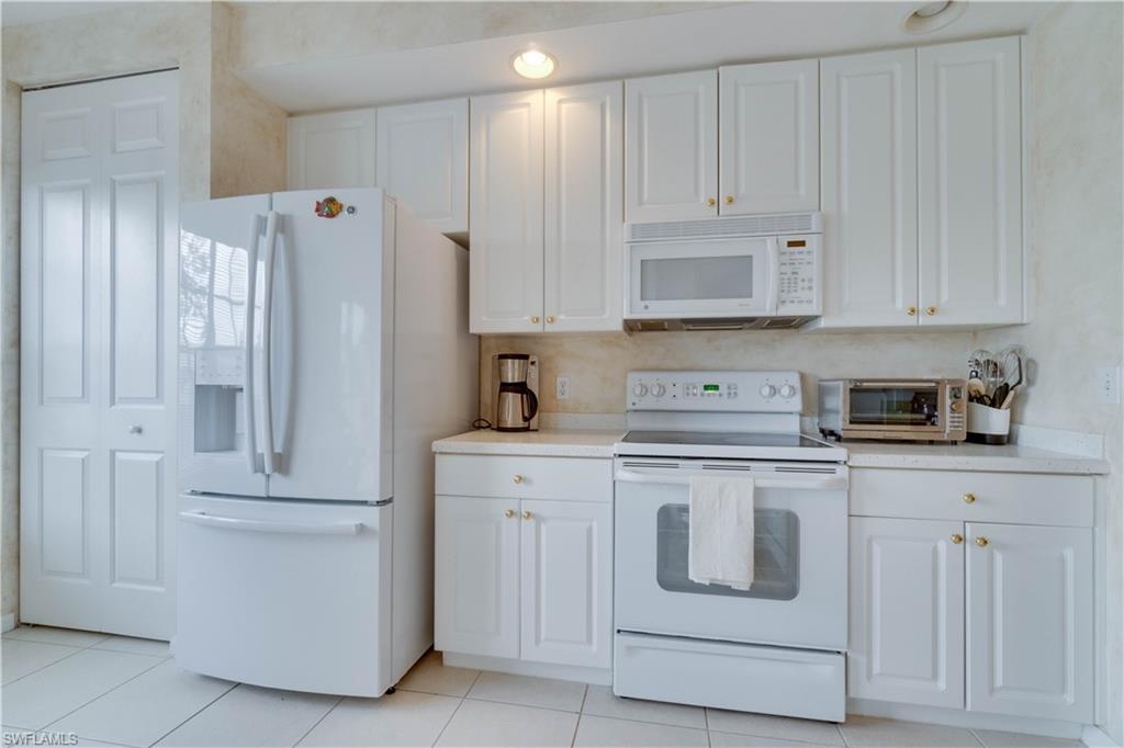 VILLAGE ON CRESCENT LAKE - Residential