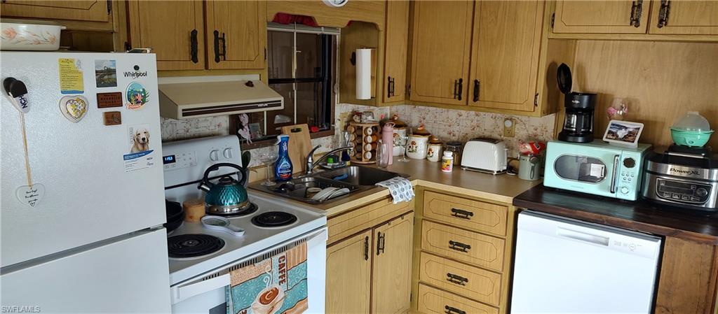 CORKSCREW WOODLANDS - Residential