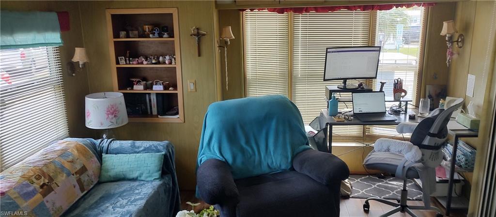 CORKSCREW WOODLANDS - Residential