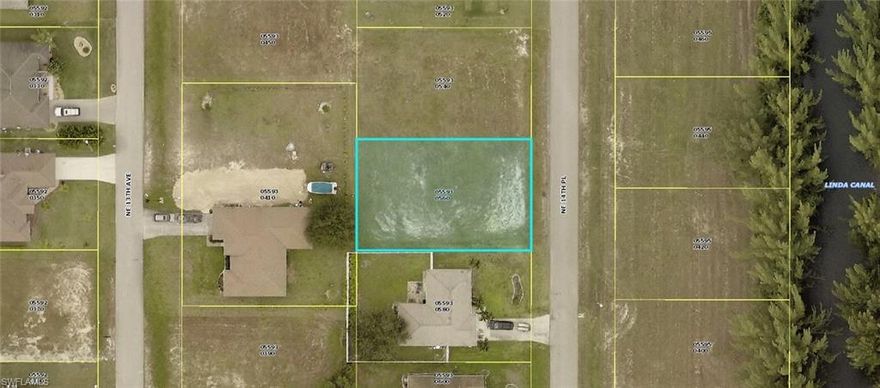 This property is waiting for you to build your dream home on. Just 10 minutes from the shell factory and 15 minutes from shopping, restaurants, and entertainment.