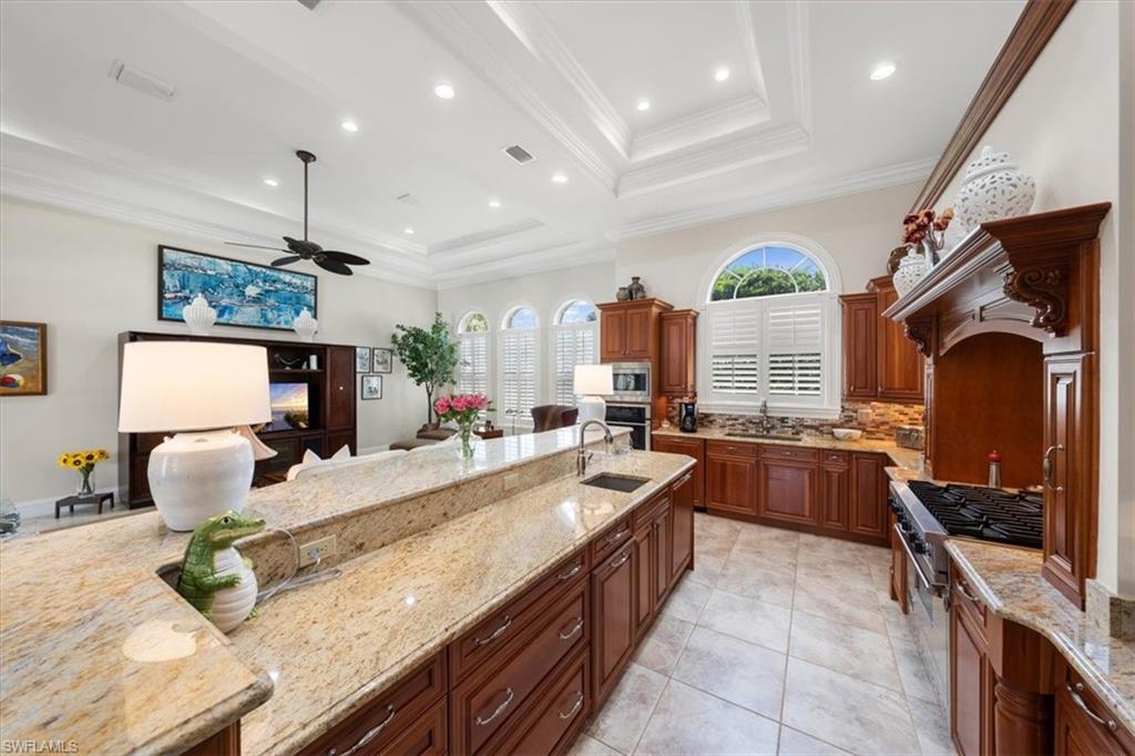 PELICAN BAY WOODS - Residential