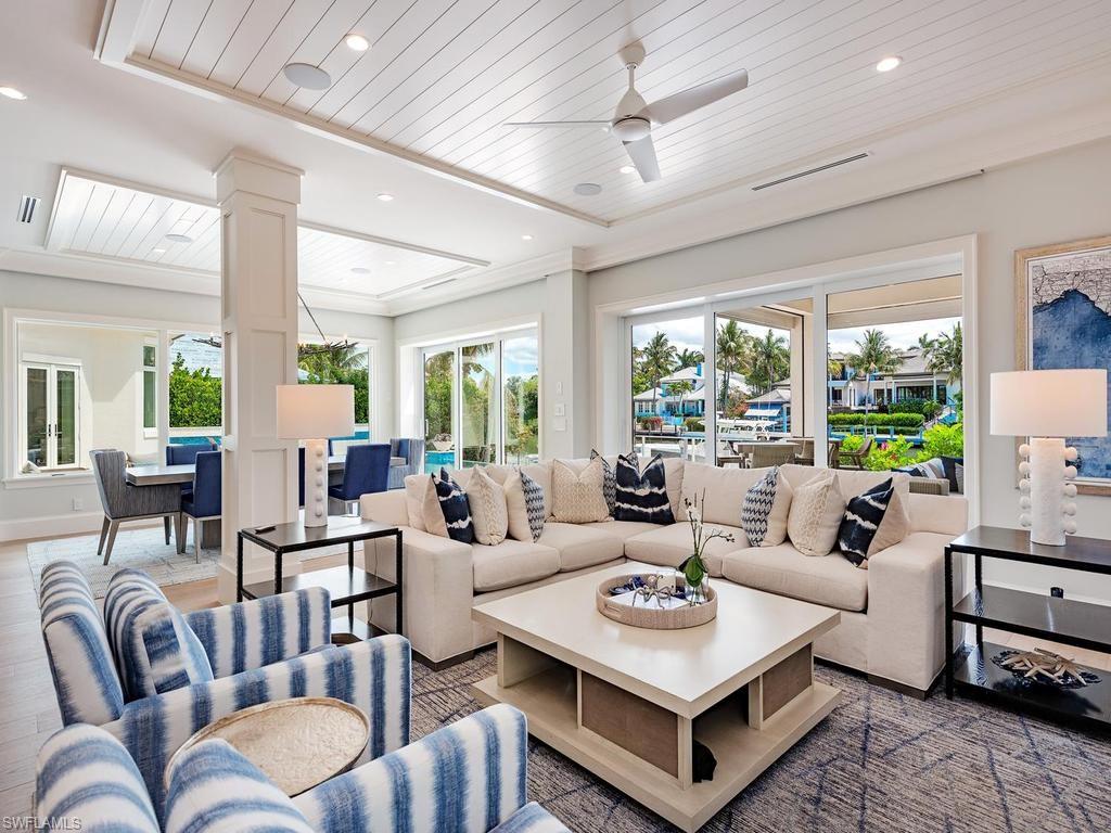 AQUALANE SHORES - Residential