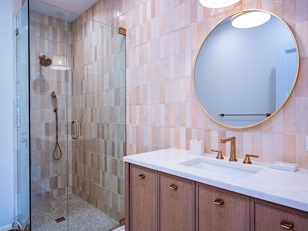 AQUALANE SHORES - Residential