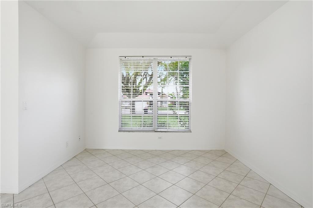 THREE OAKS - Residential