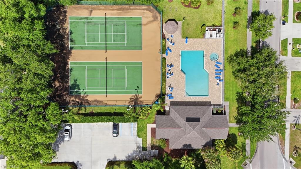 THREE OAKS - Residential