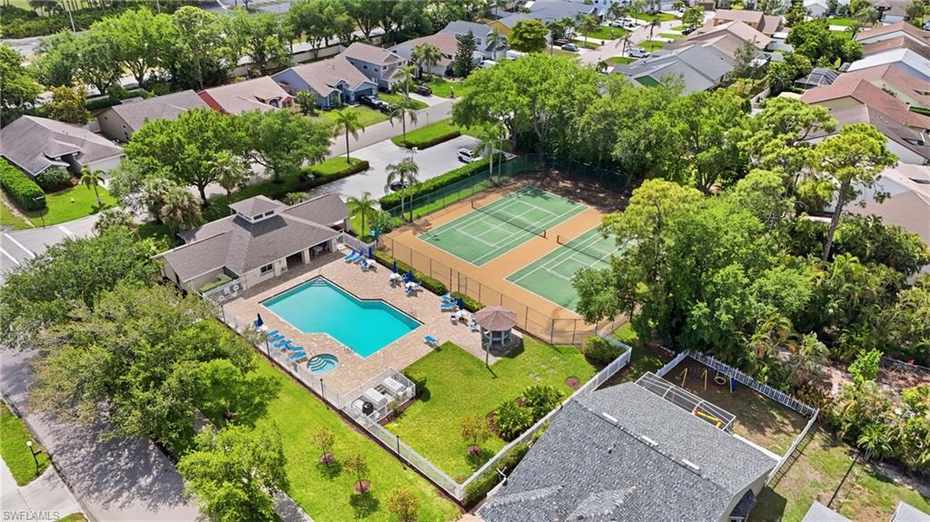 THREE OAKS - Residential