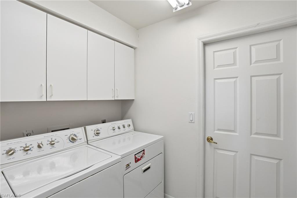 THREE OAKS - Residential