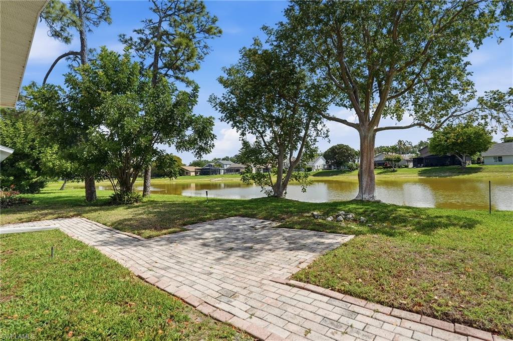 THREE OAKS - Residential